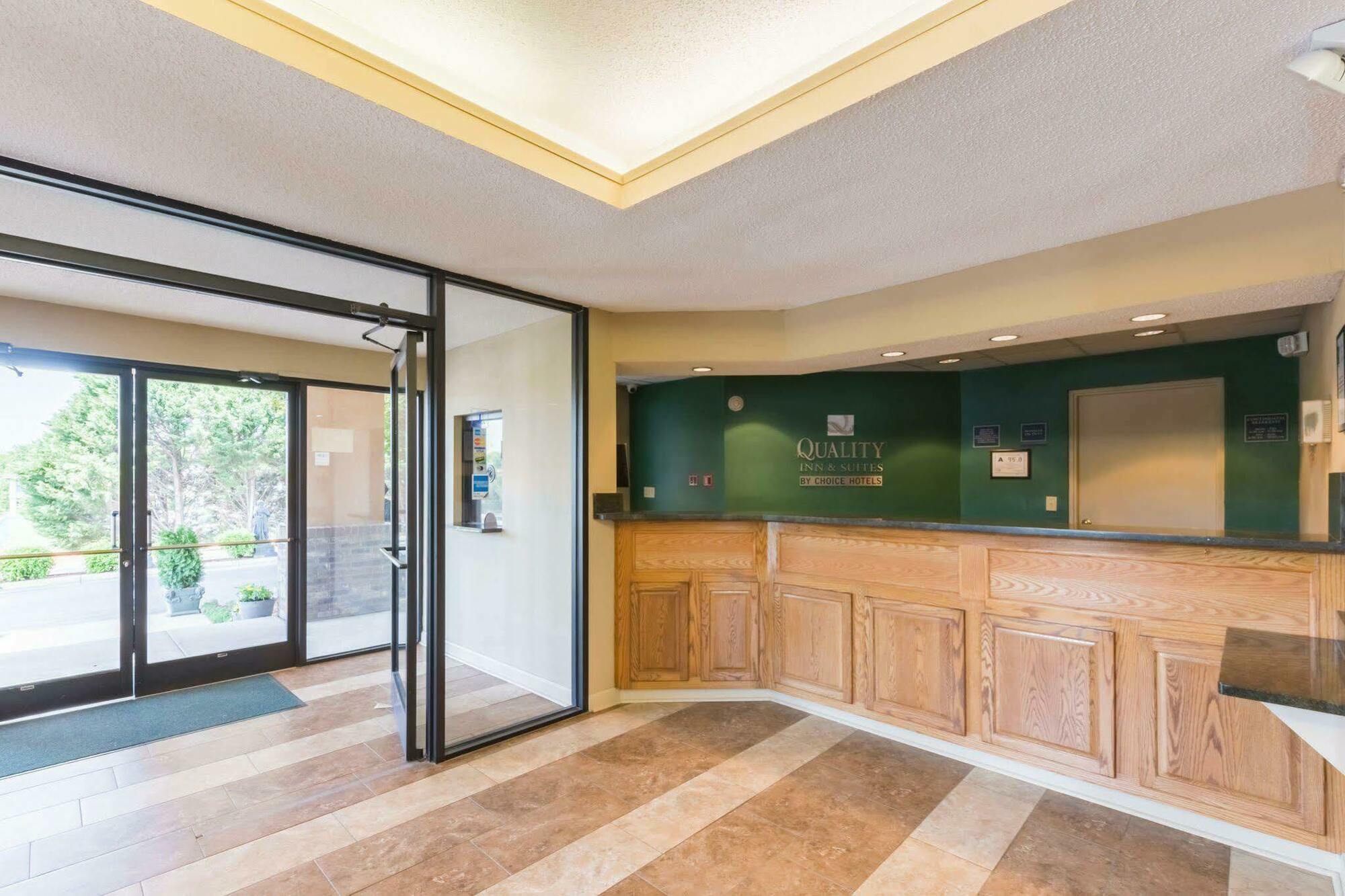 Quality Inn & Suites Rockingham Exteriör bild