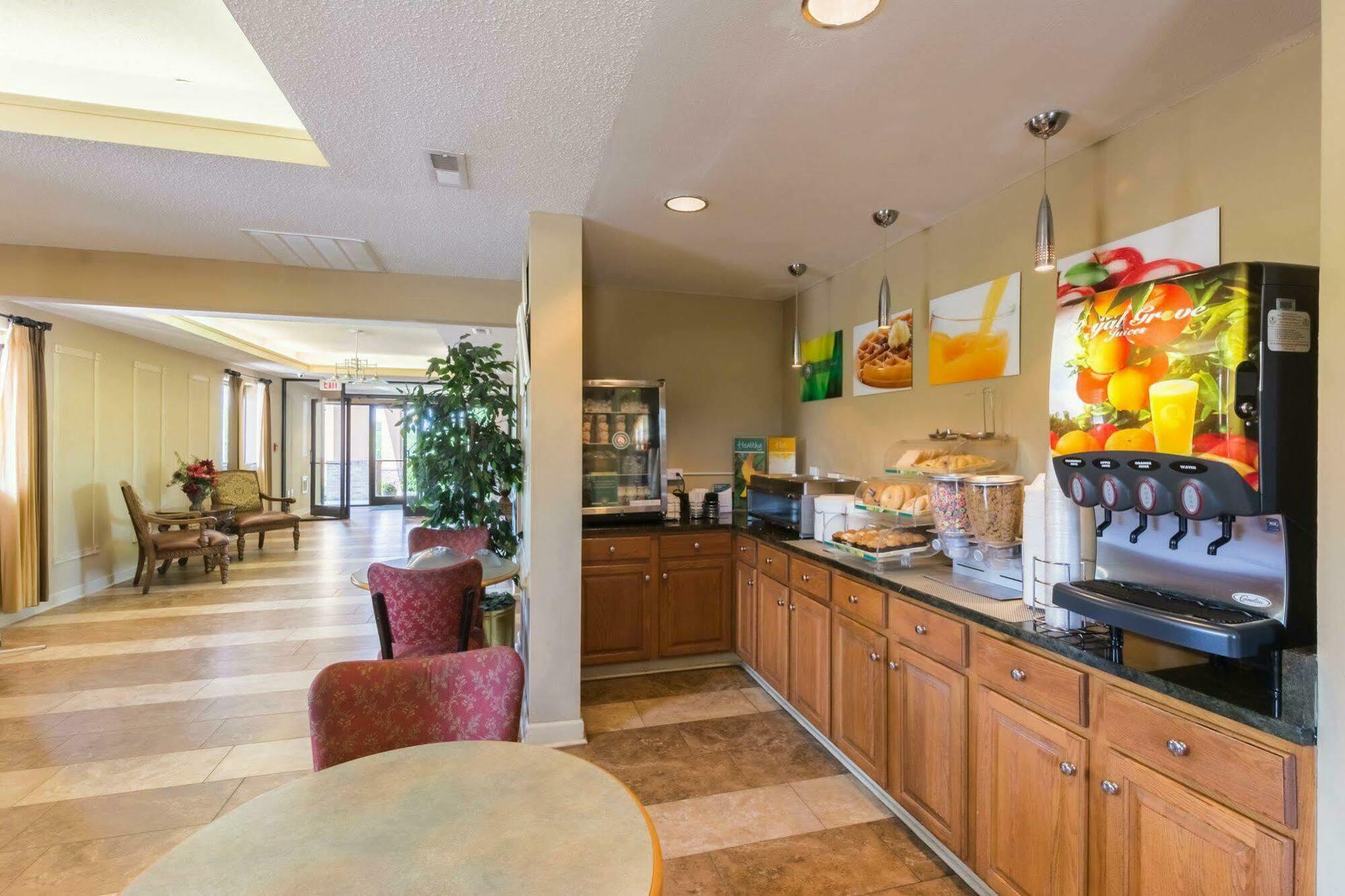 Quality Inn & Suites Rockingham Exteriör bild