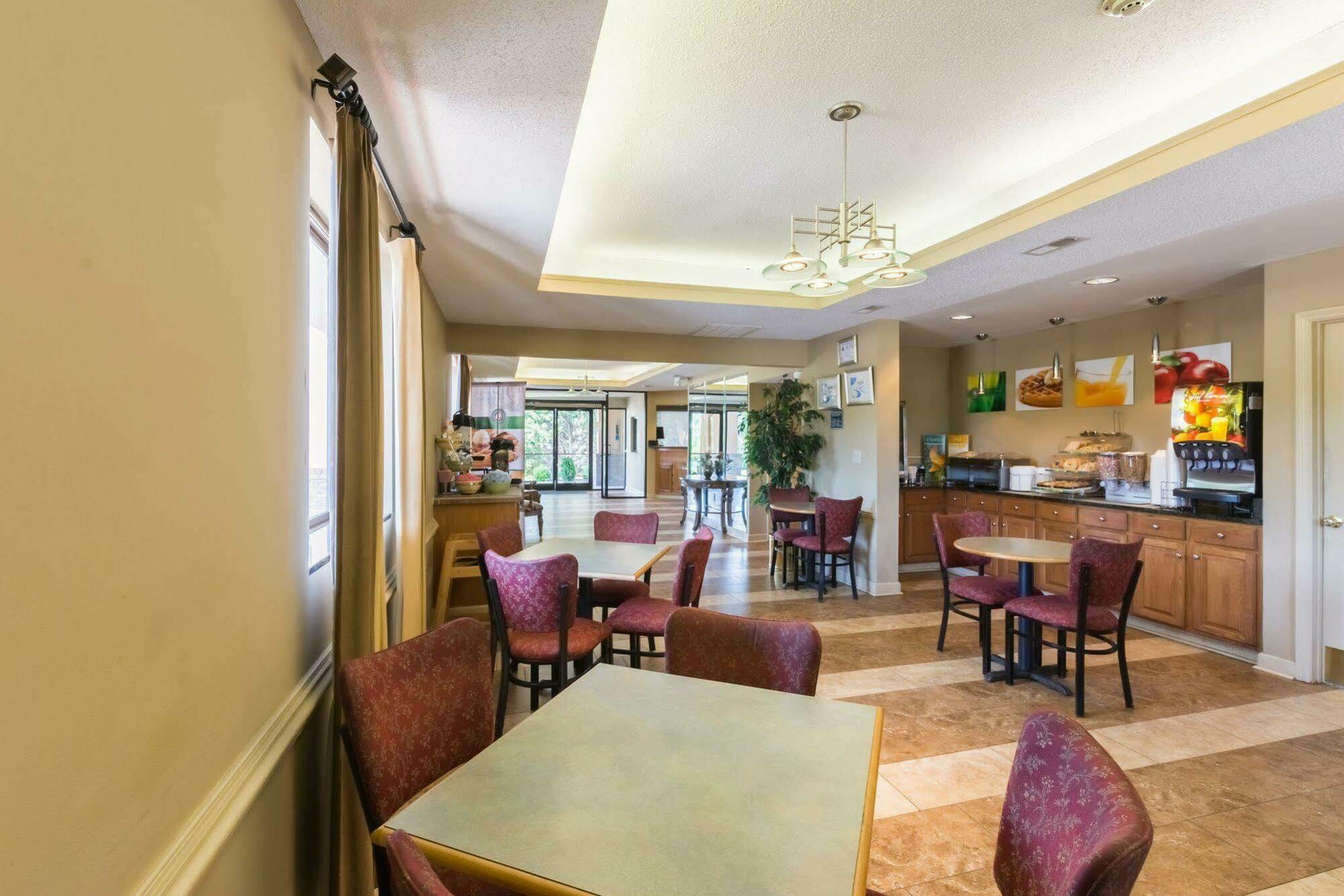 Quality Inn & Suites Rockingham Exteriör bild